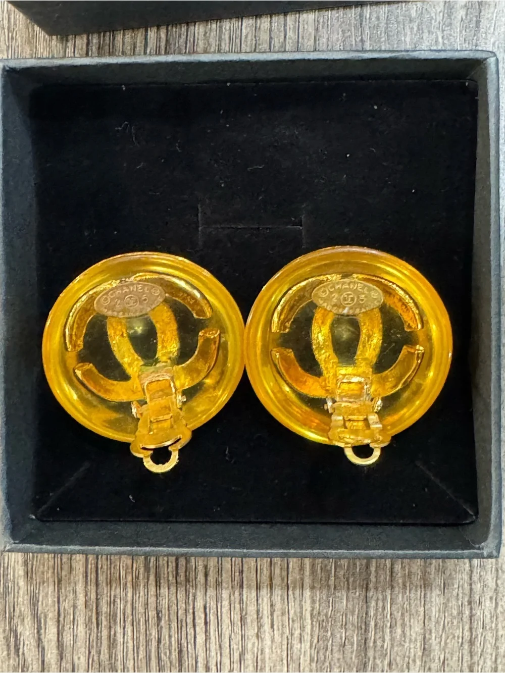 CHANEL classic clip